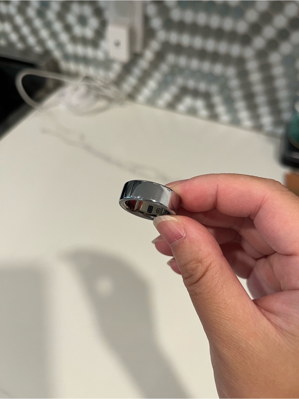 Oura Ring size 8 w/charger and fitting kit - Picture 5 of 7